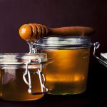 Miele: proprietà e benefici