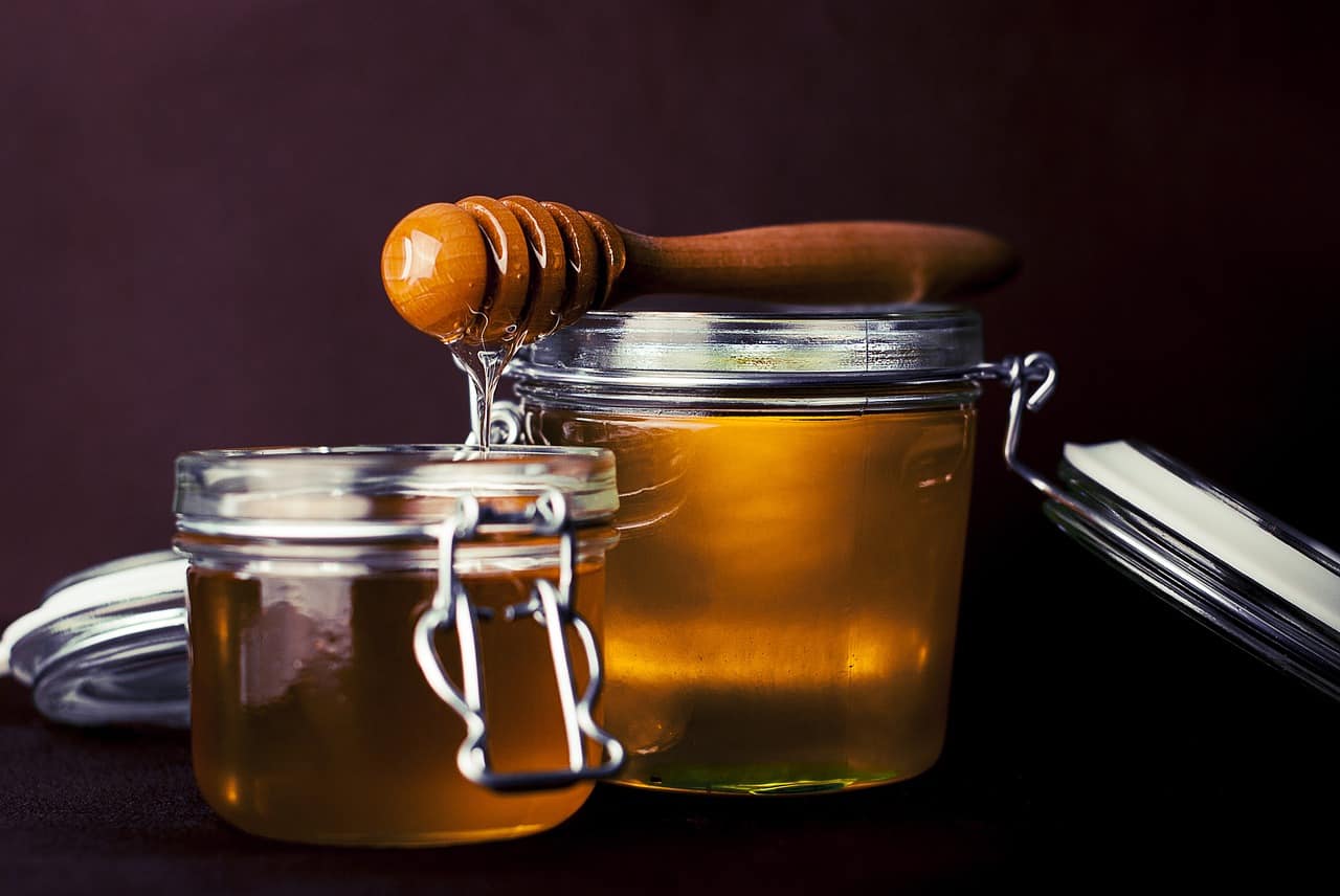 Miele: proprietà e benefici